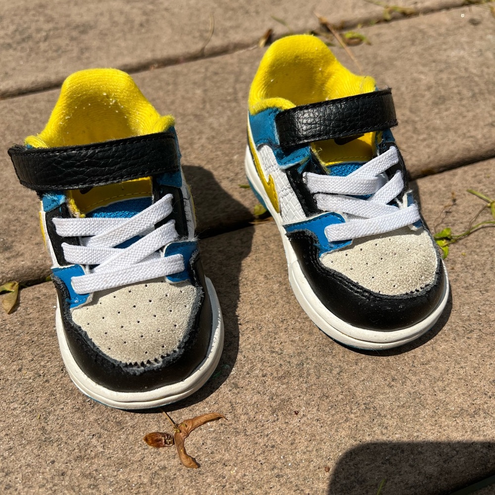 Nike Black and Yellow Sporty Sneakers with Velcro